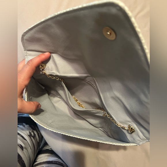 Silver Lulus Clutch - Picture 4 of 4